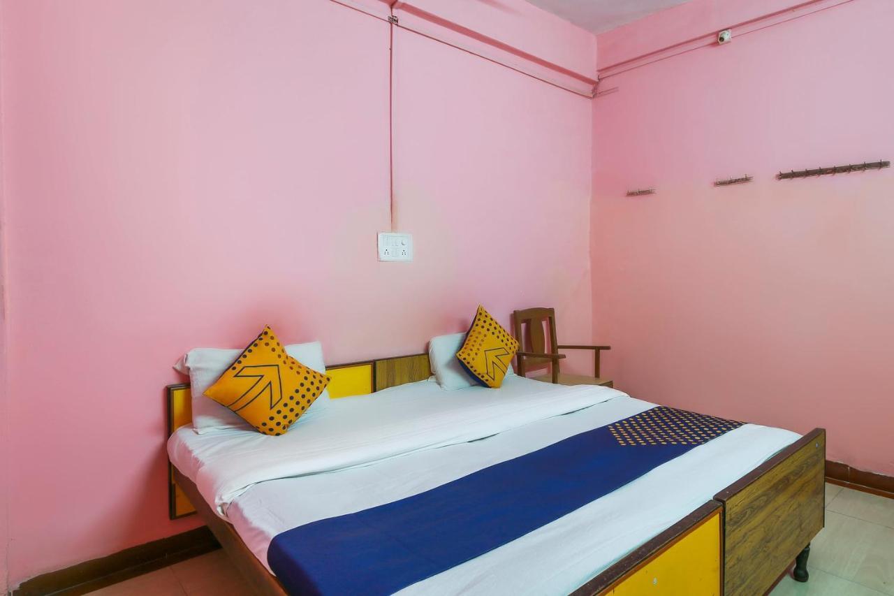 Spot On 67211 Hotel Gokul Daman Εξωτερικό φωτογραφία