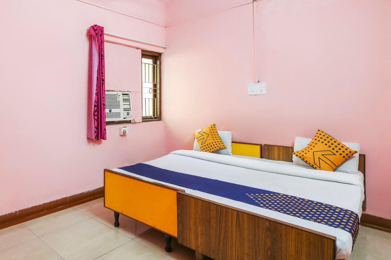 Spot On 67211 Hotel Gokul Daman Εξωτερικό φωτογραφία