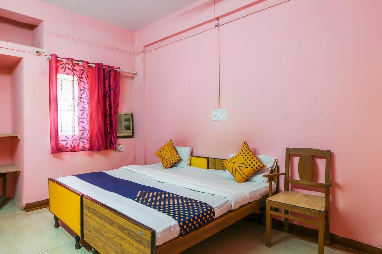 Spot On 67211 Hotel Gokul Daman Εξωτερικό φωτογραφία