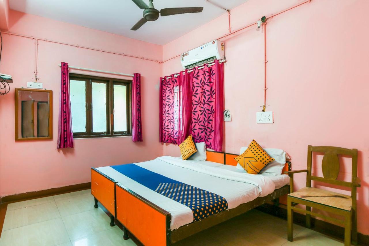Spot On 67211 Hotel Gokul Daman Εξωτερικό φωτογραφία